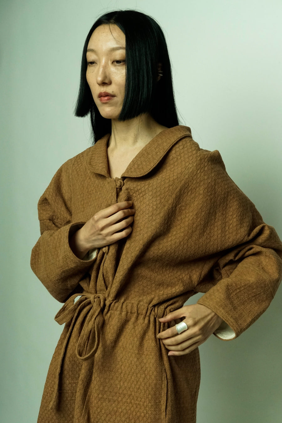 ABRIGO 空山 KONGSHAN | MARRÓN