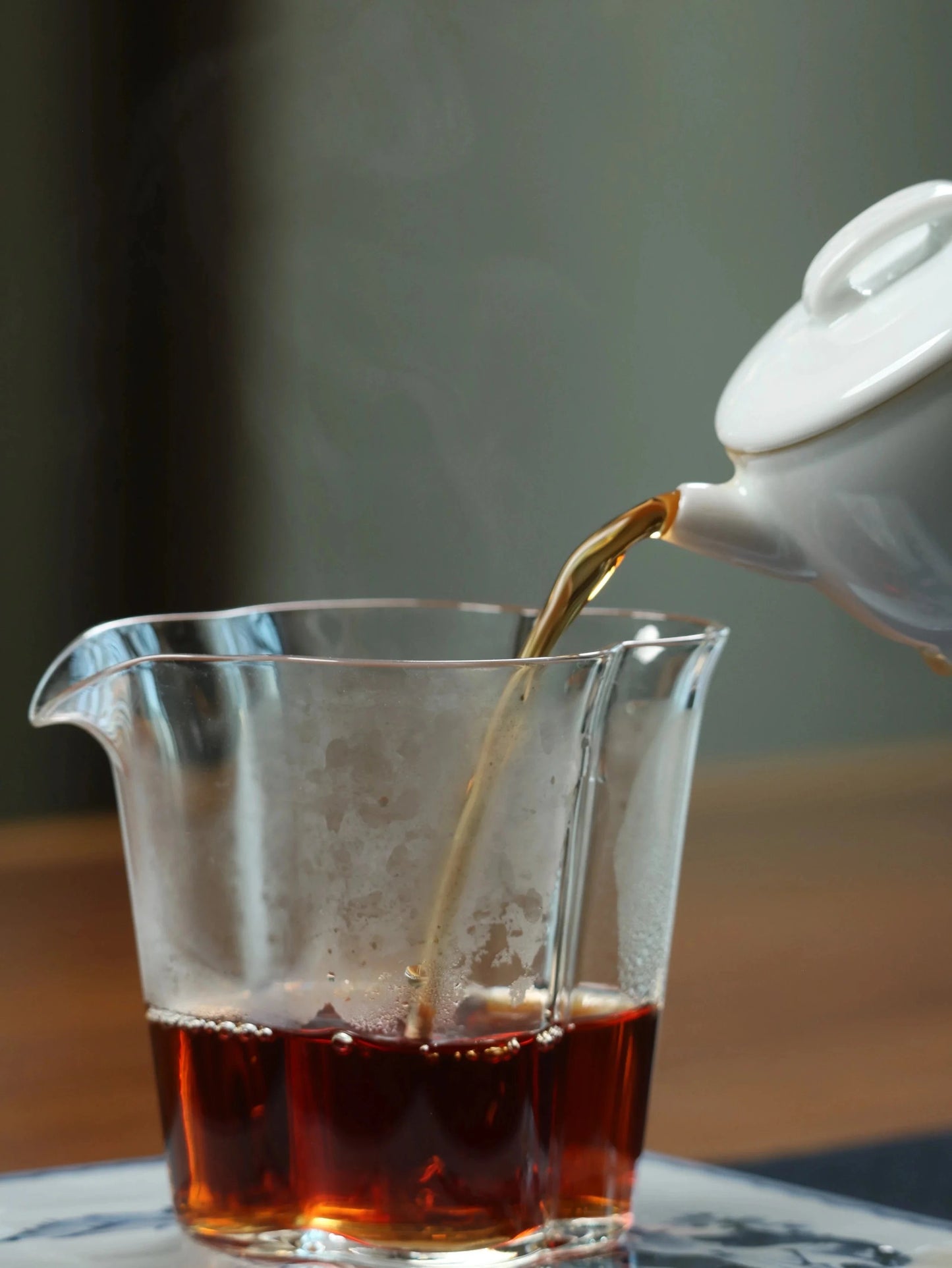 沉香普洱 CHENXIANG PUER | Thé Pu'er & Encens de Bois d'Agar