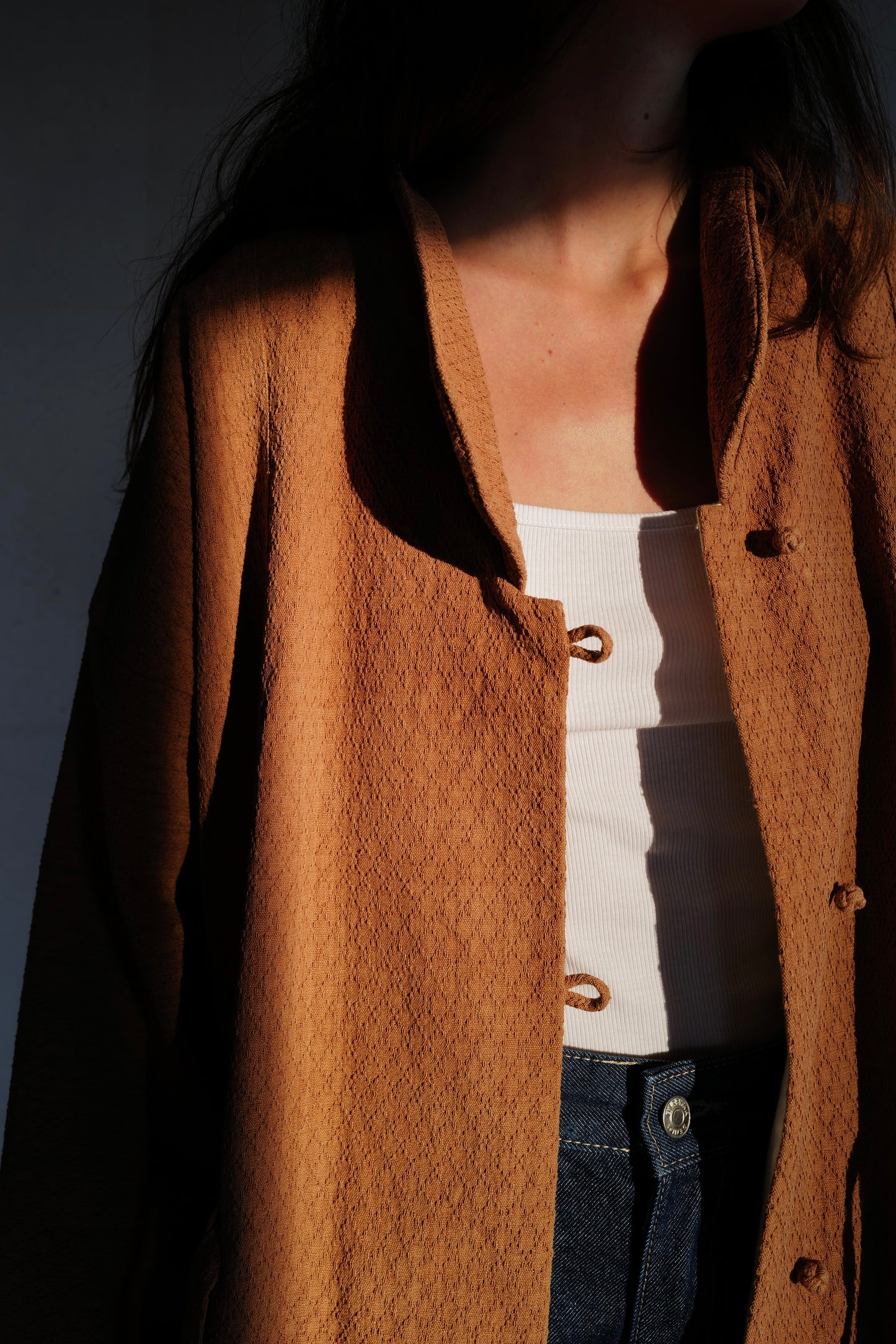 ABRIGO 空山 KONGSHAN | MARRÓN